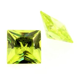 Zirk. apple carre princess cut 4 x 4 mm