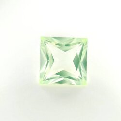 Synth. Chrysolith carre princess cut 3 x 3 mm