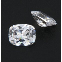 Lab Diamond / Elongated Cushion Cut 5,7 x 4 mm - 0,50 ct